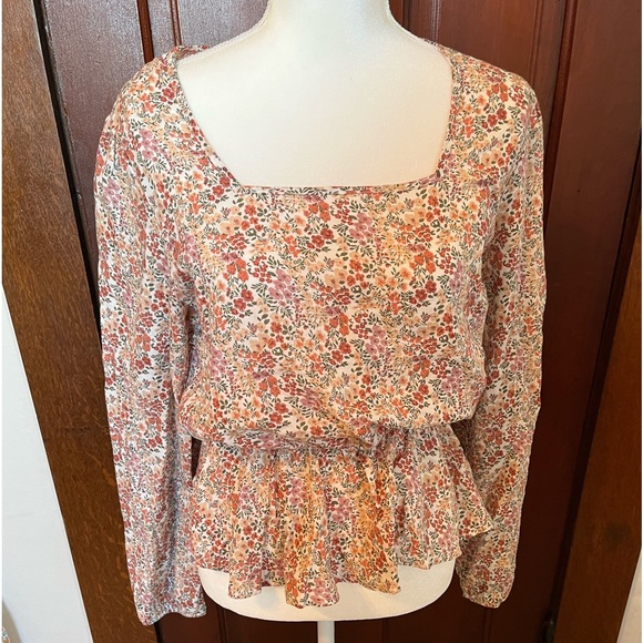 Roolee elastic waistband and wrist flowered blouse. - Picture 6 of 7